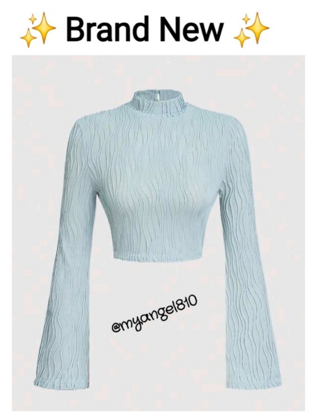 Ribbed Wave Mock Neck Crop Top in Baby Blue, Size L